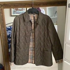 Authentic Burberry London diamond quilted light weight jacket. New condition!